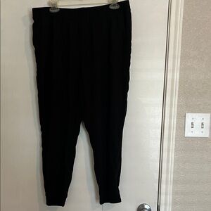 Old Navy Women's Black Cropped Pants Linen Feel Size large elastic waist